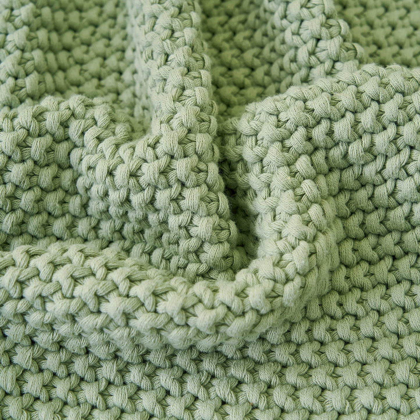 Longhui Chunky Cable Knit Throw Blanket: The Throw That Sits On the Back of the Chair Until It's Needed — Chunky Cotton Cable Knit